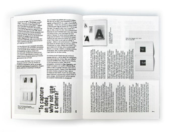 Catalogue ouvert en double-page.